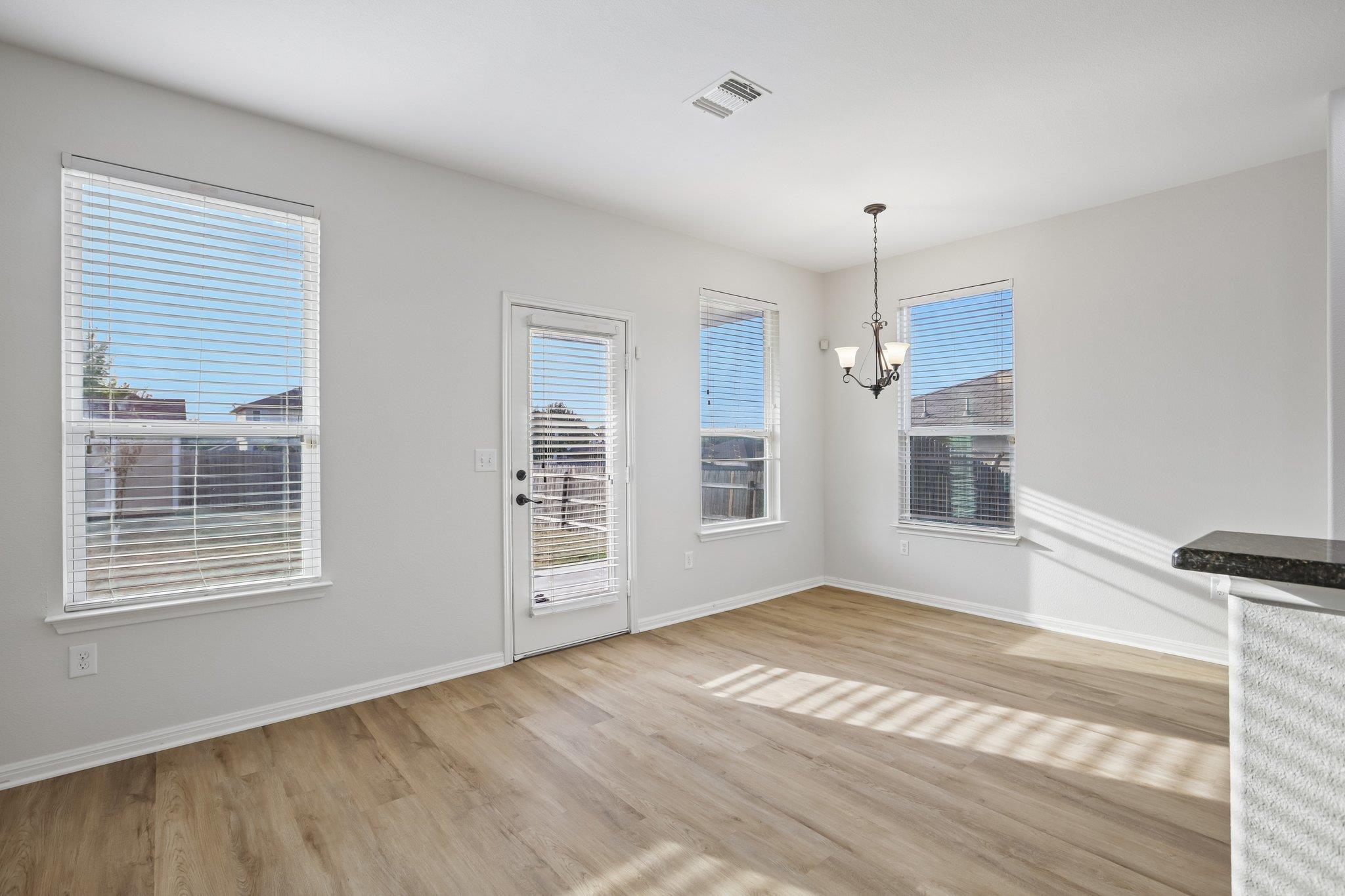 128 Leon River Loop Property Photo 7