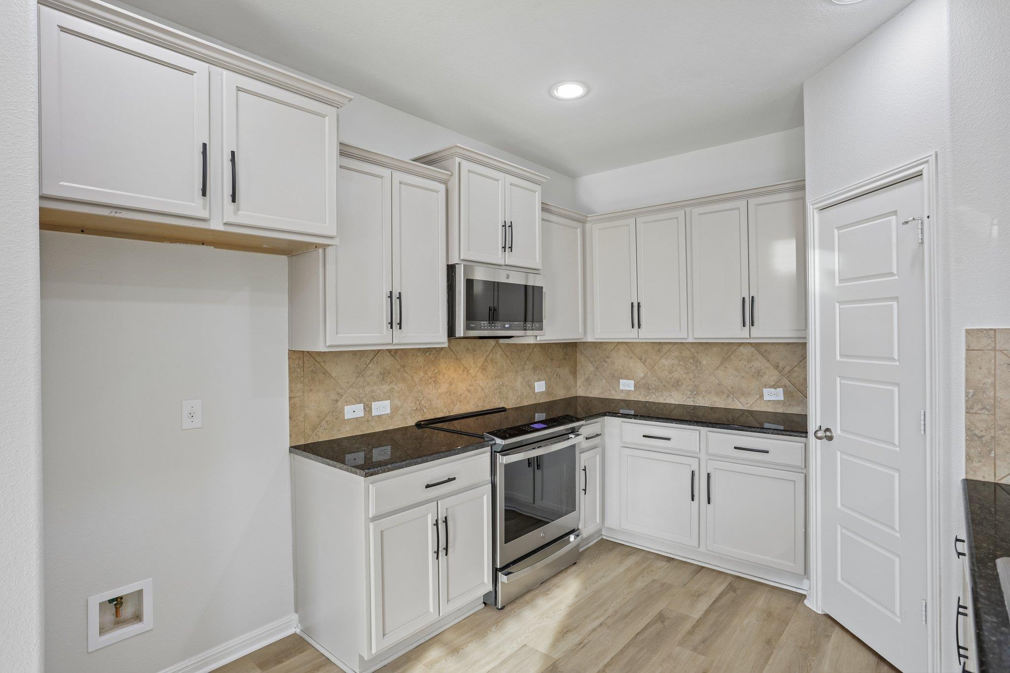 128 Leon River Loop Property Photo 11