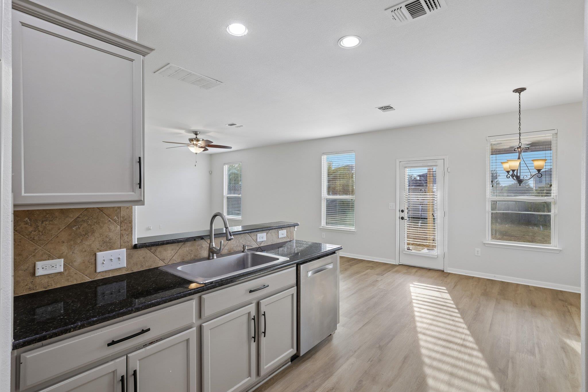 128 Leon River Loop Property Photo 12