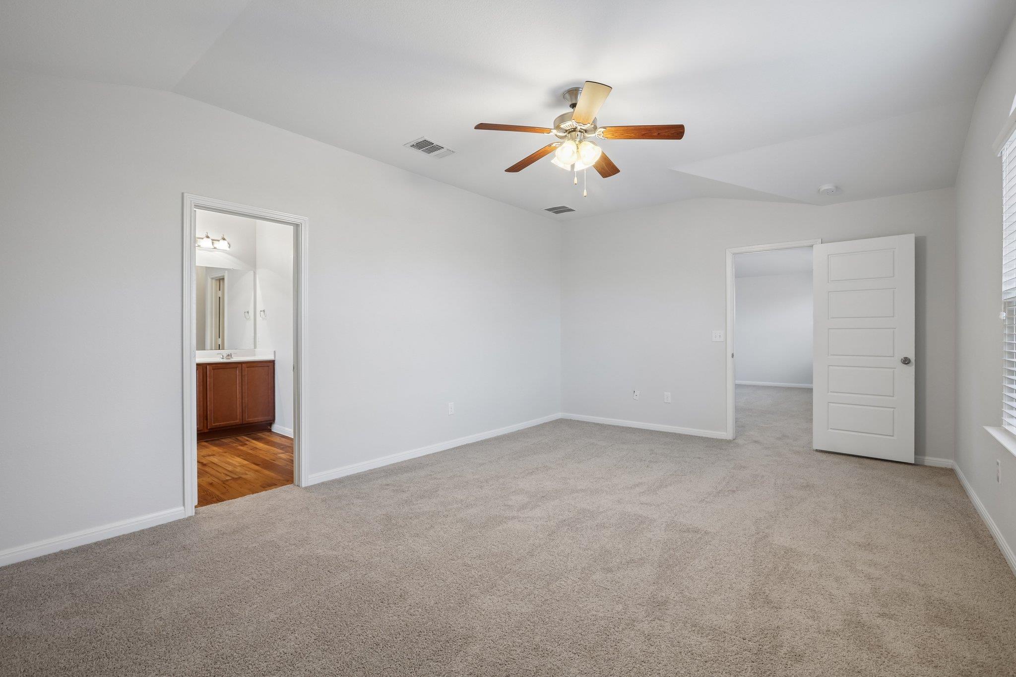 128 Leon River Loop Property Photo 24