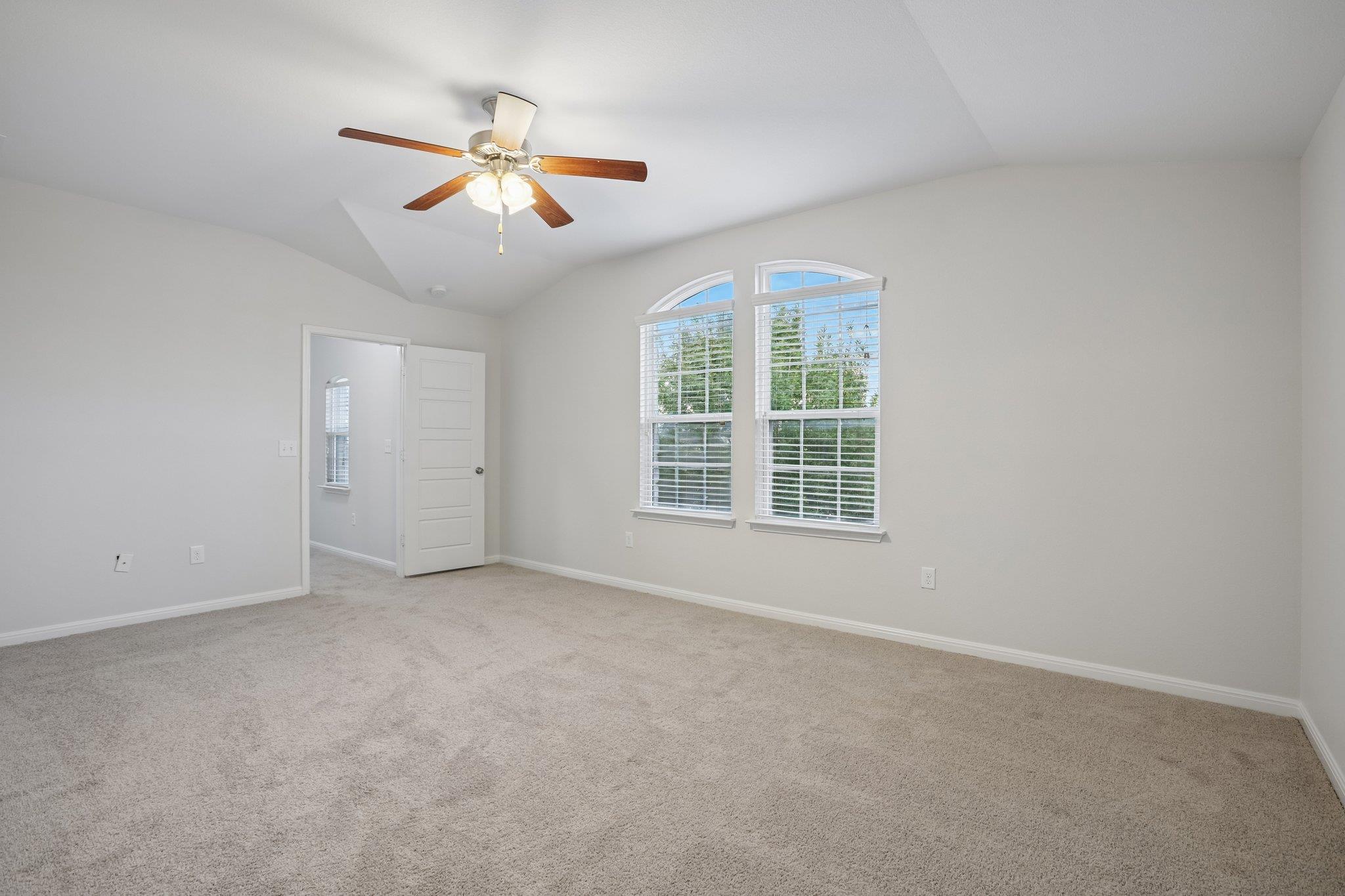 128 Leon River Loop Property Photo 25