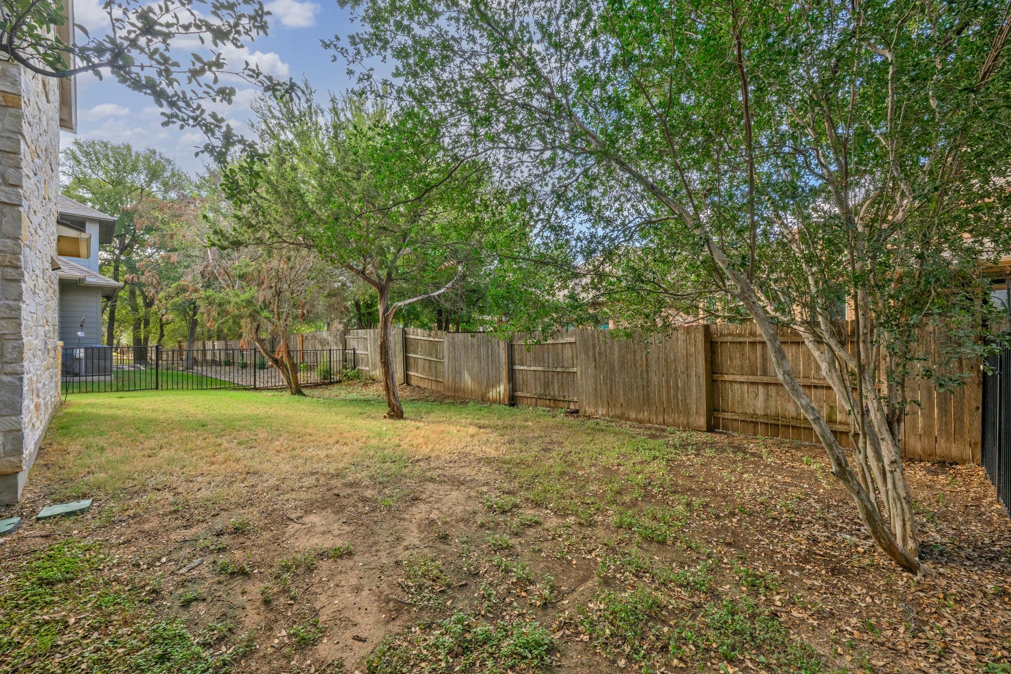 2706 Currant Cv Property Photo 27