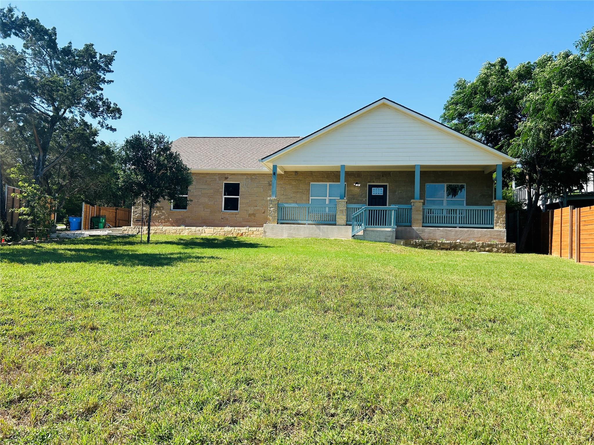 18322 Lake Oaks Dr Property Photo 3