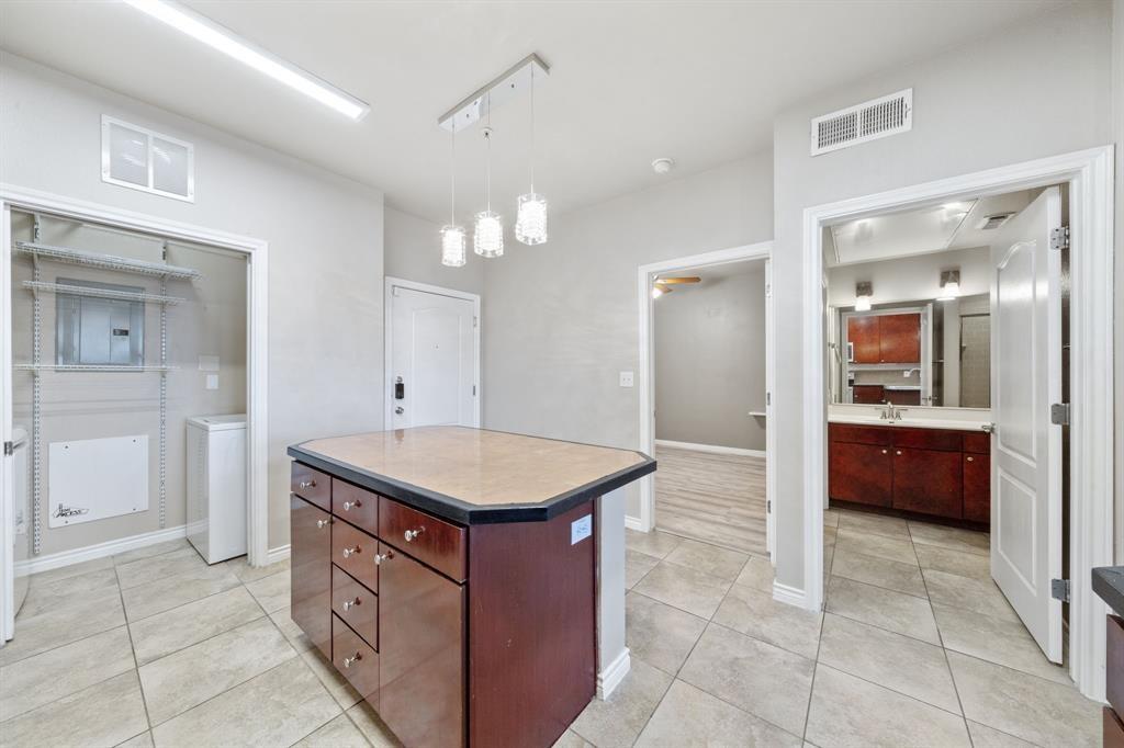 2505 San Gabriel St 612 Property Photo 3