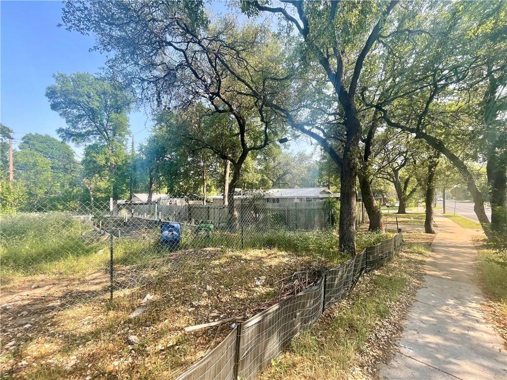 4621 Menchaca Rd Property Photo 4