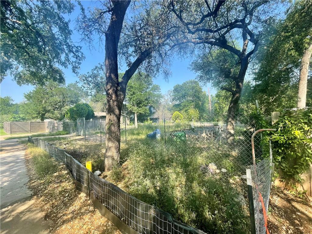 4621 Menchaca Rd Property Photo 5