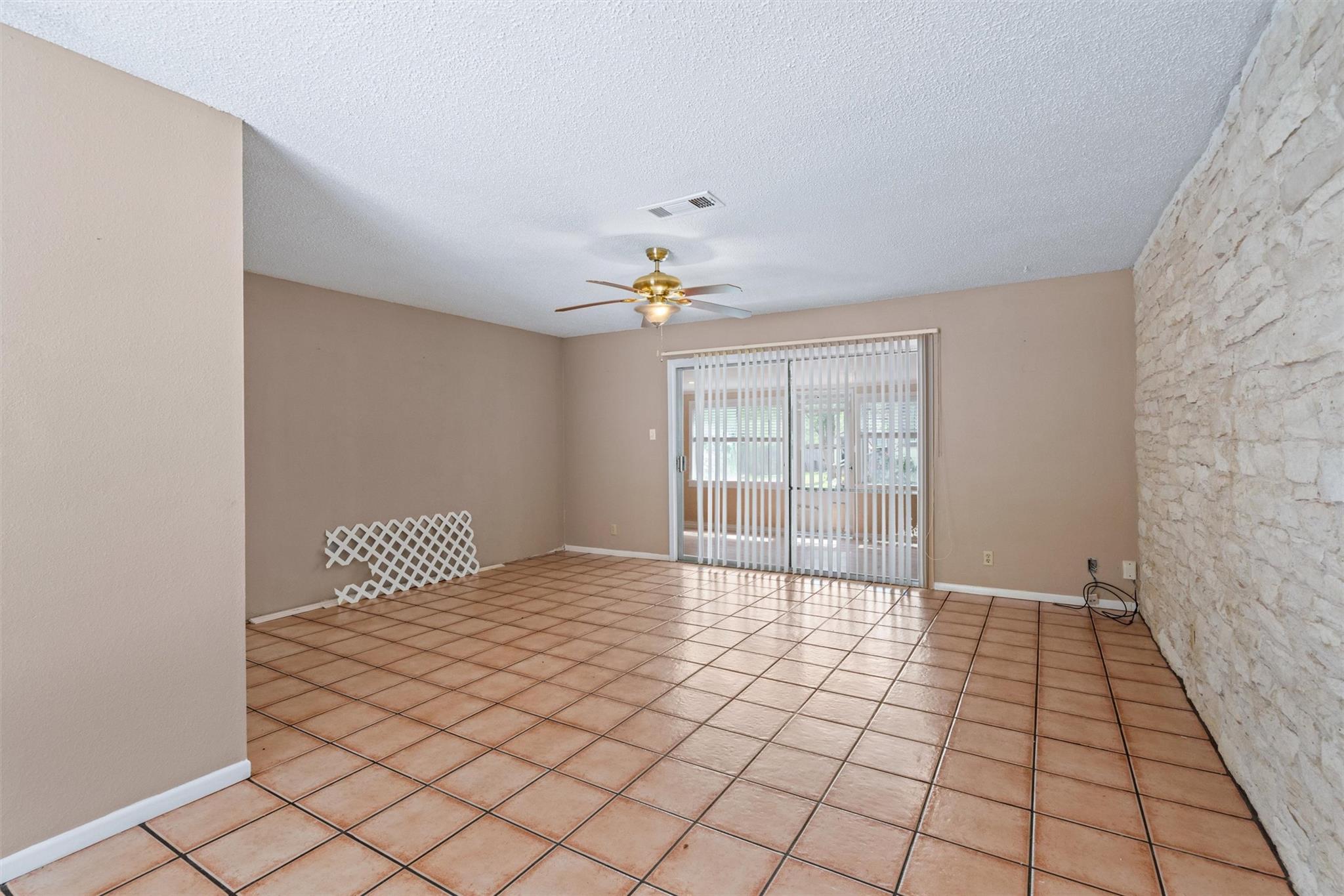 2616 & 2618 Audubon Pl Property Photo 2