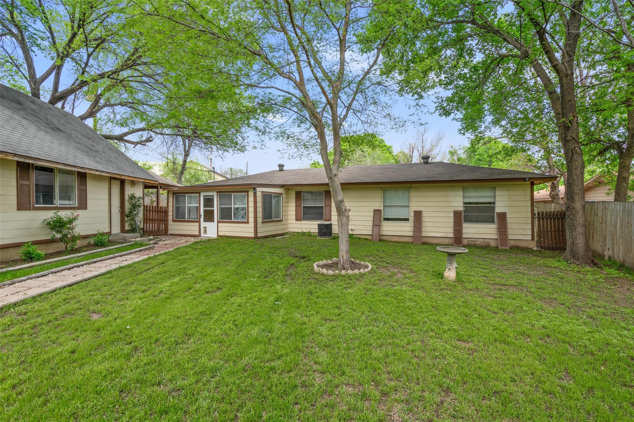 2616 & 2618 Audubon Pl Property Photo 16