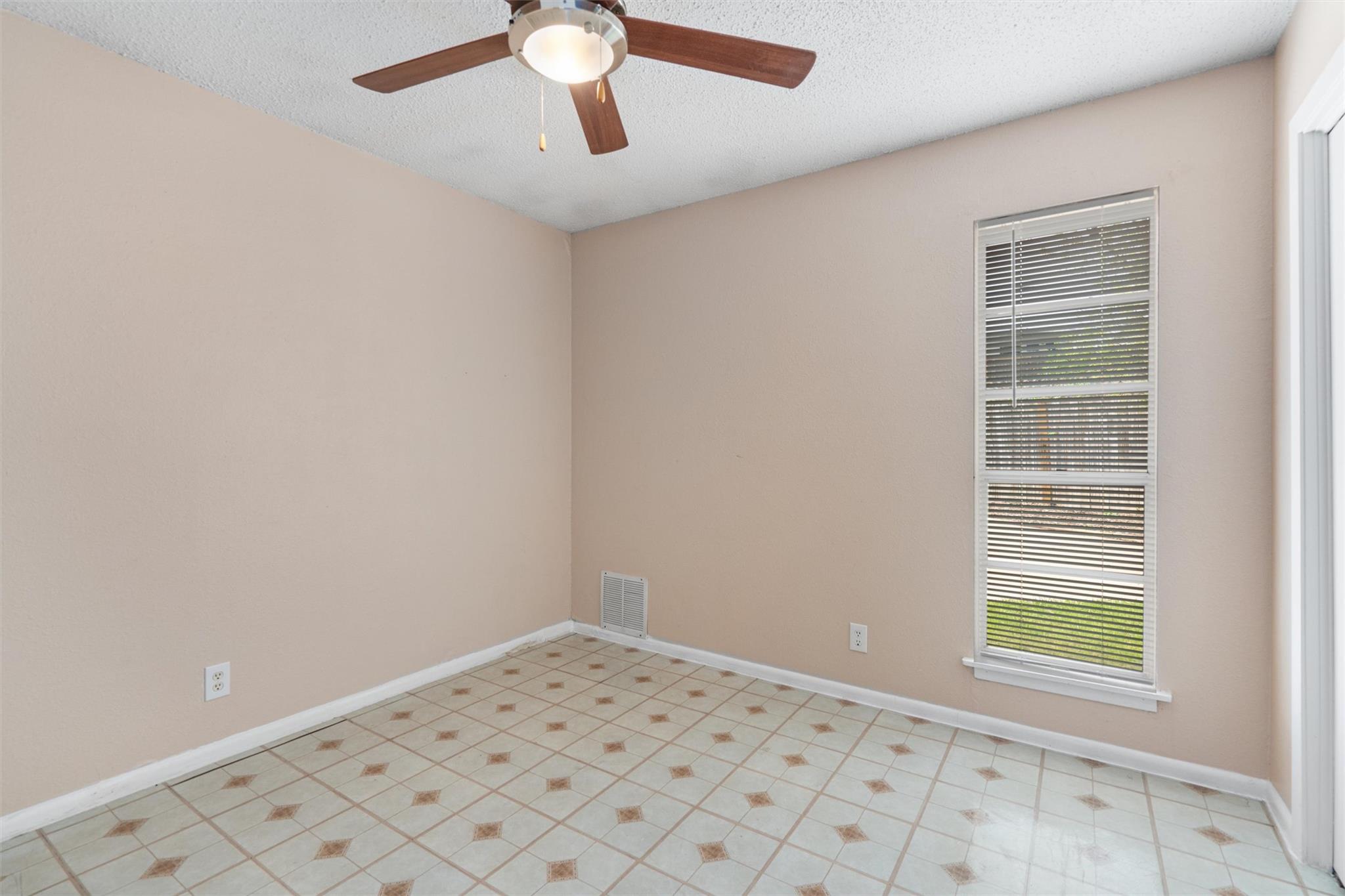 2616 & 2618 Audubon Pl Property Photo 27