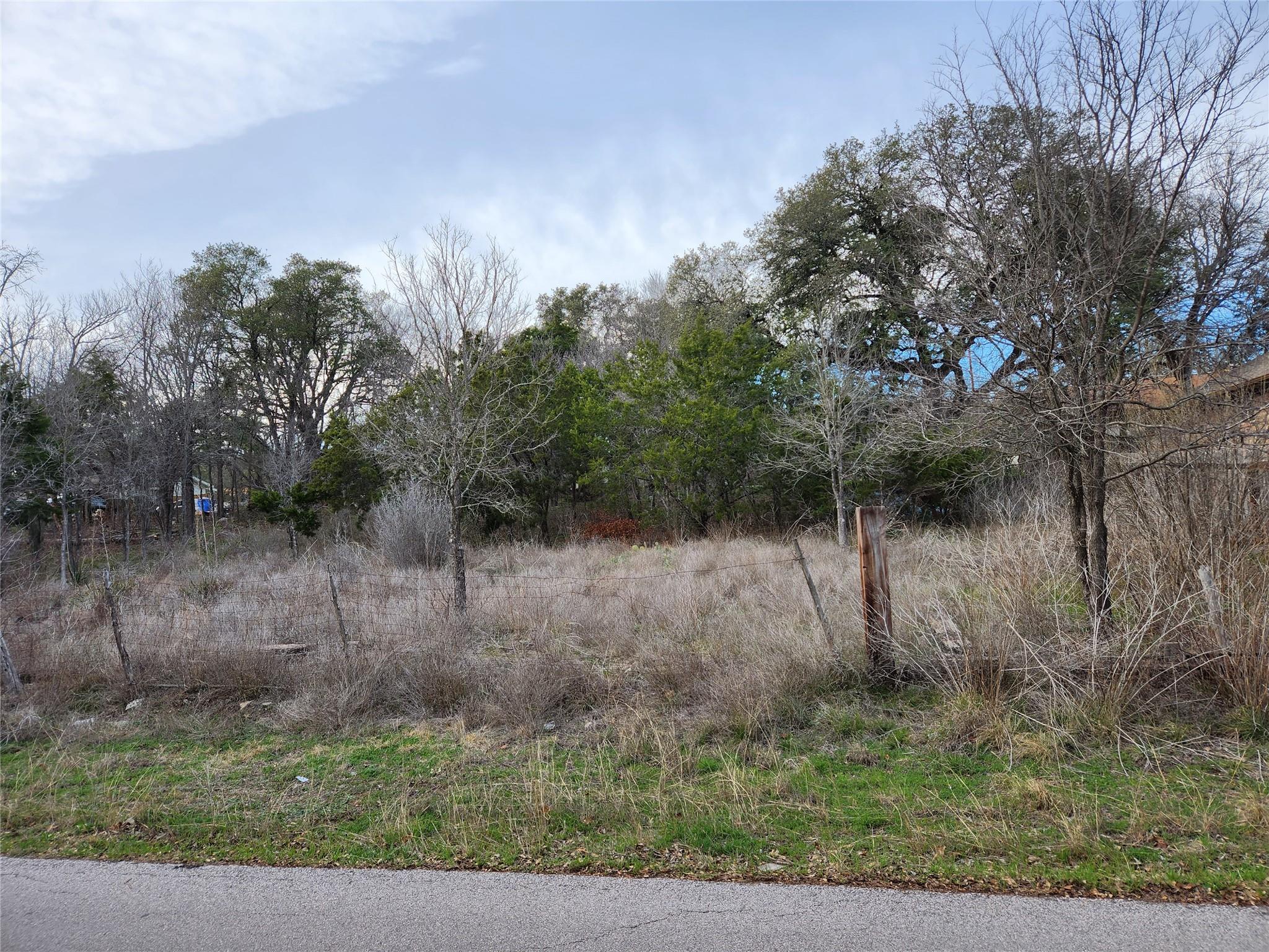 11304 Lakeside Dr Property Photo 1