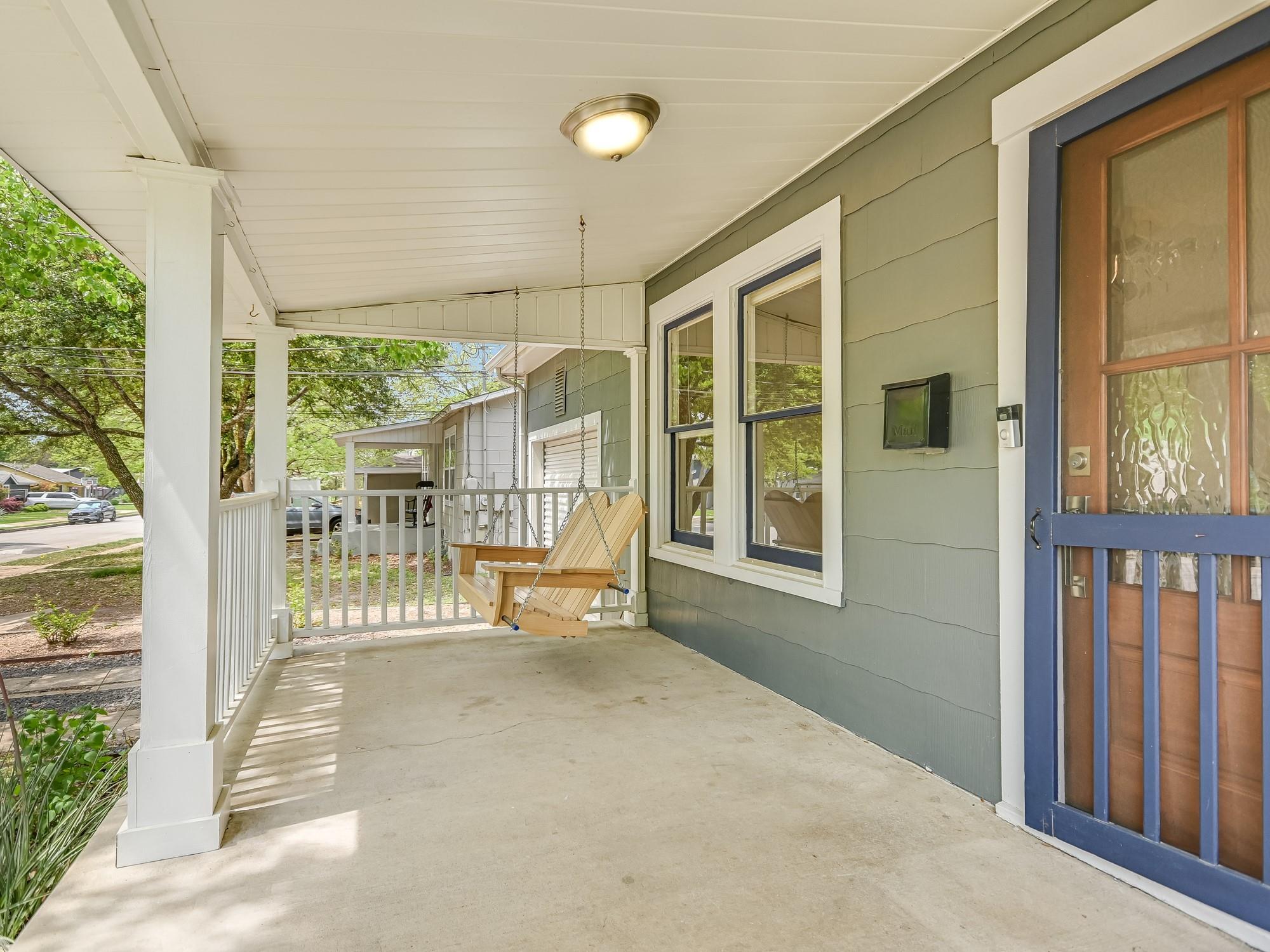 1402 Romeria Dr Property Photo 3
