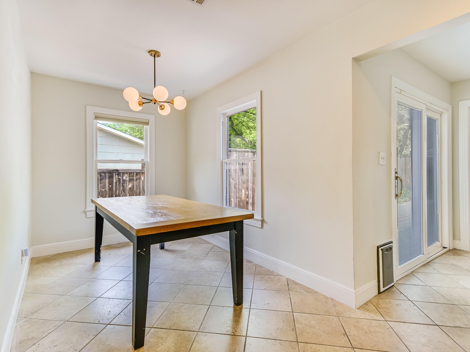 1402 Romeria Dr Property Photo 8