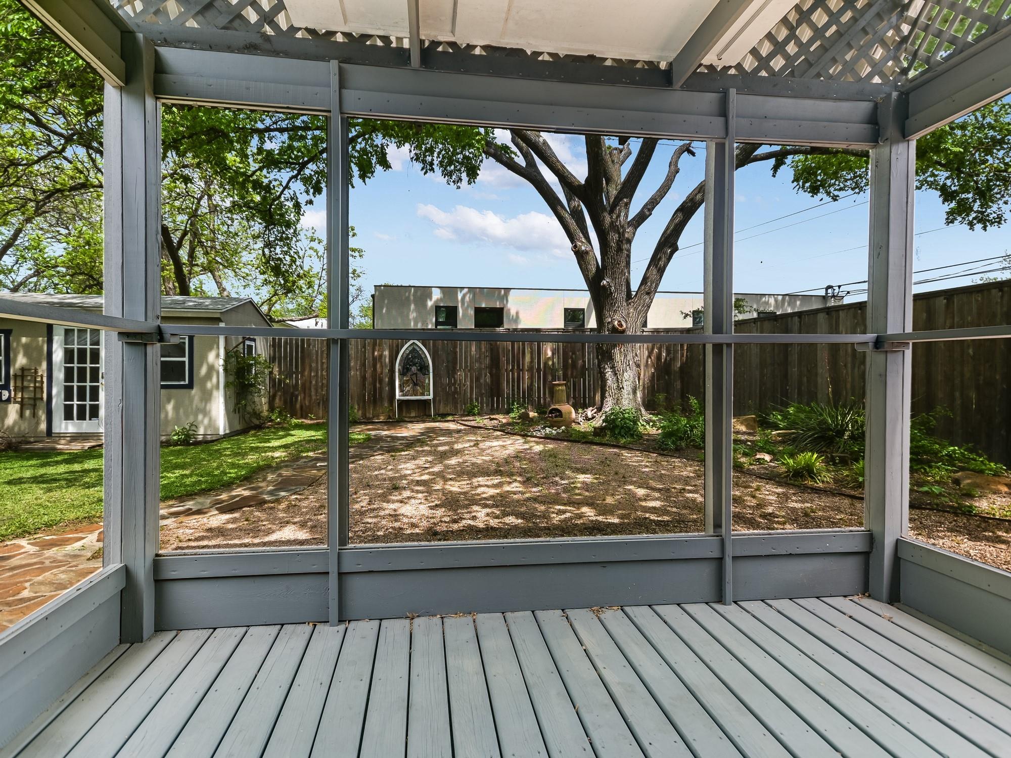 1402 Romeria Dr Property Photo 15