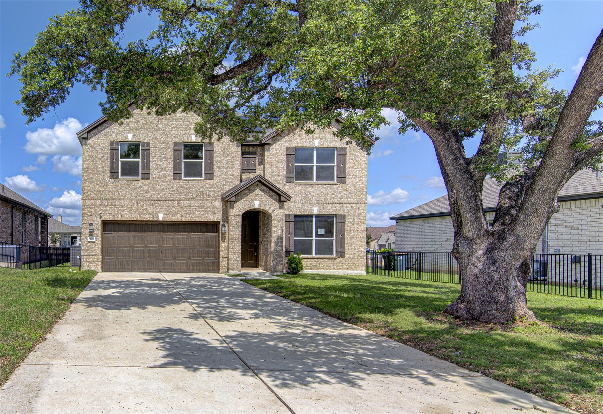 1004 Desaix Dr Property Photo 1