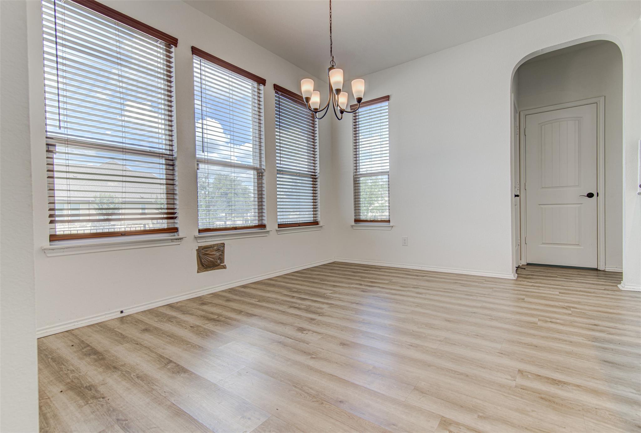 1004 Desaix Dr Property Photo 10