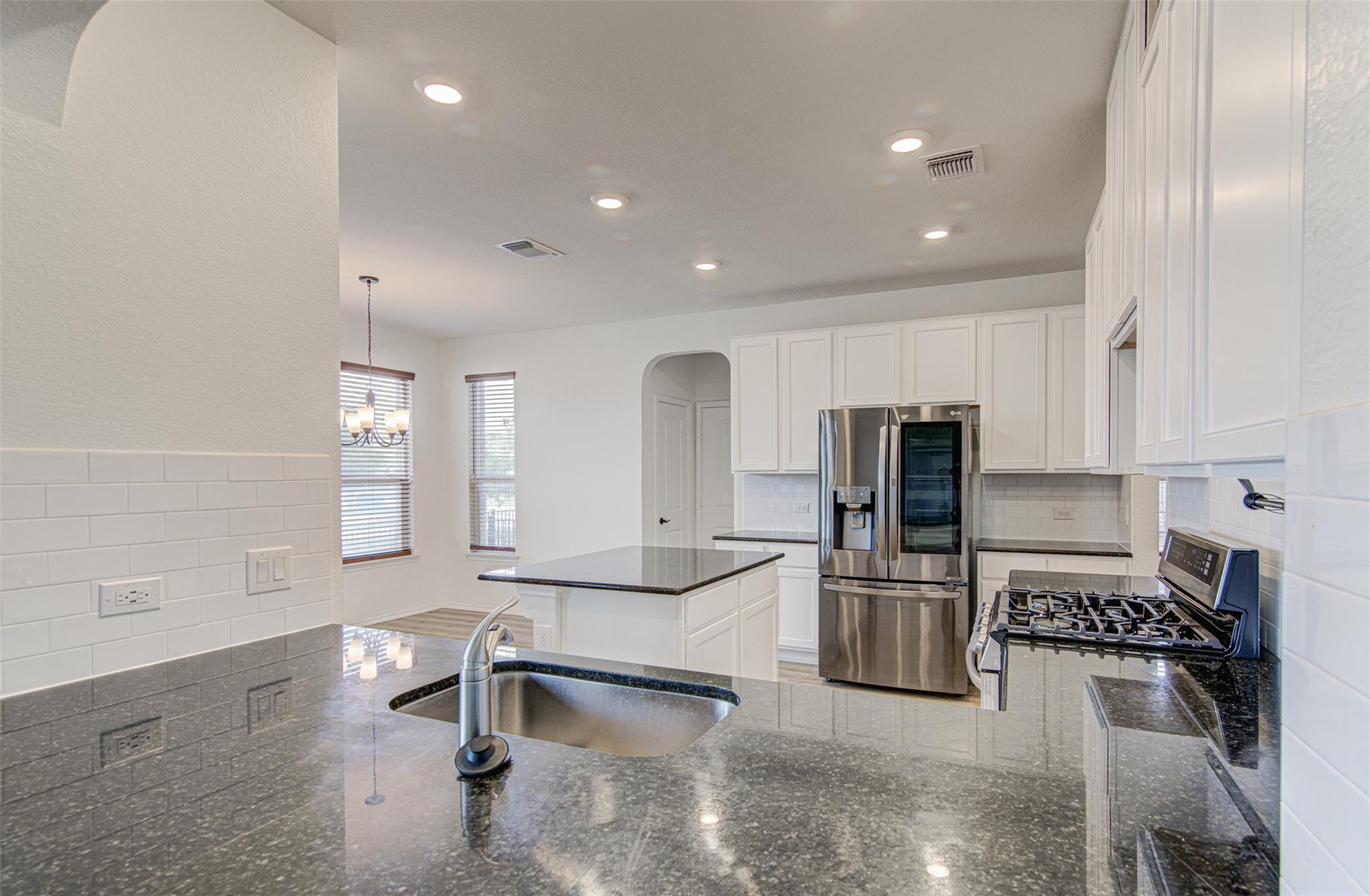 1004 Desaix Dr Property Photo 12