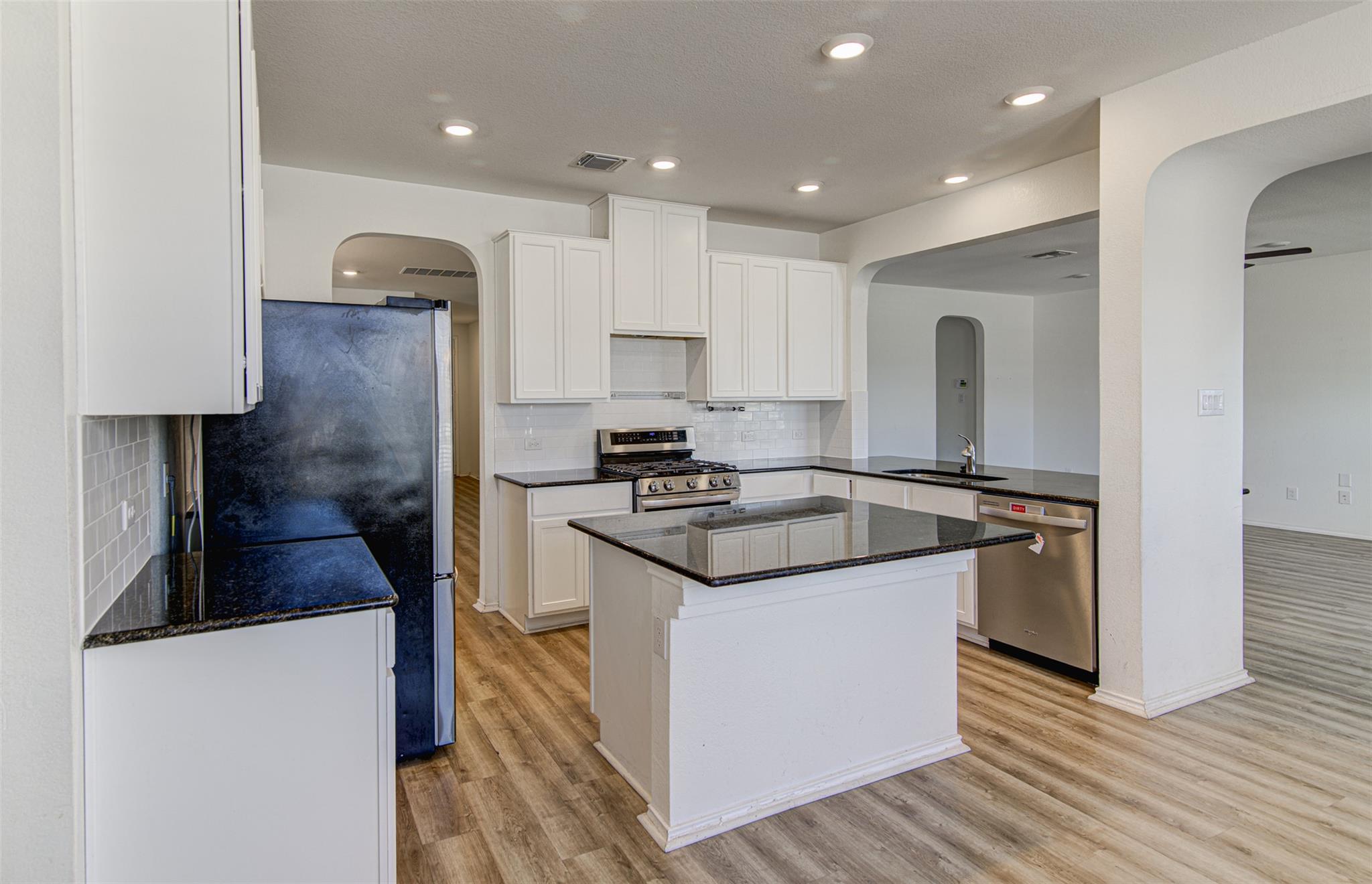 1004 Desaix Dr Property Photo 13