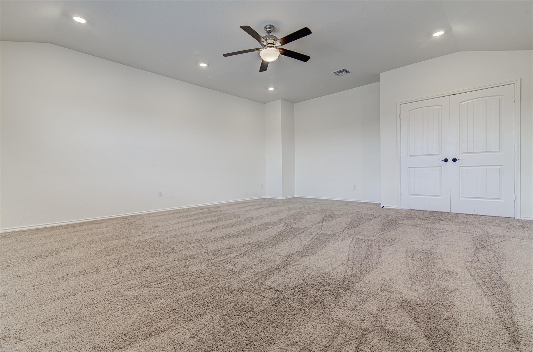 1004 Desaix Dr Property Photo 18