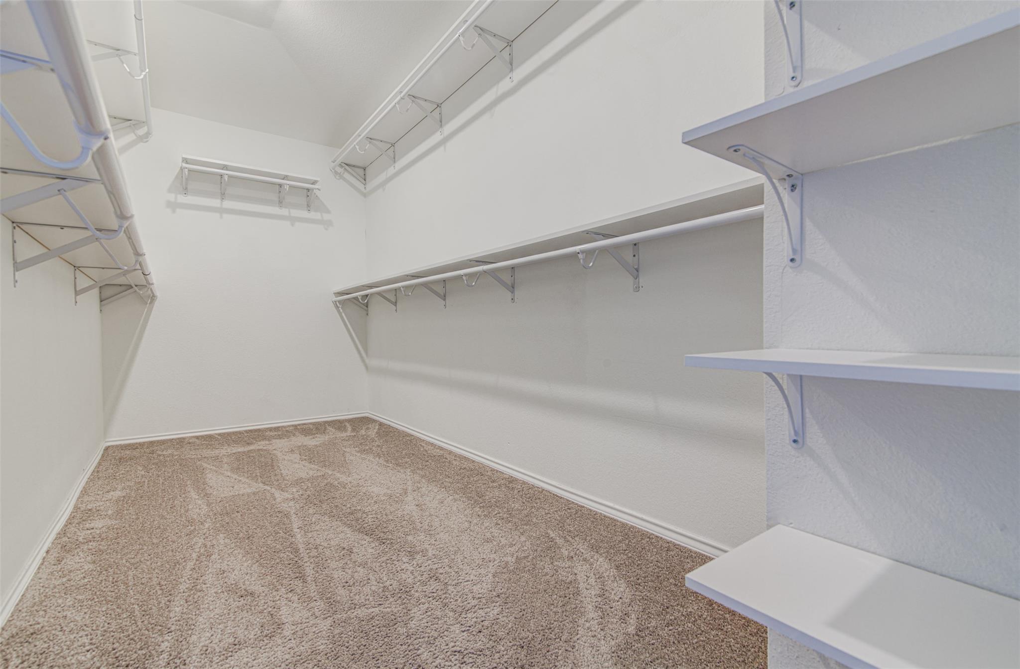 1004 Desaix Dr Property Photo 23