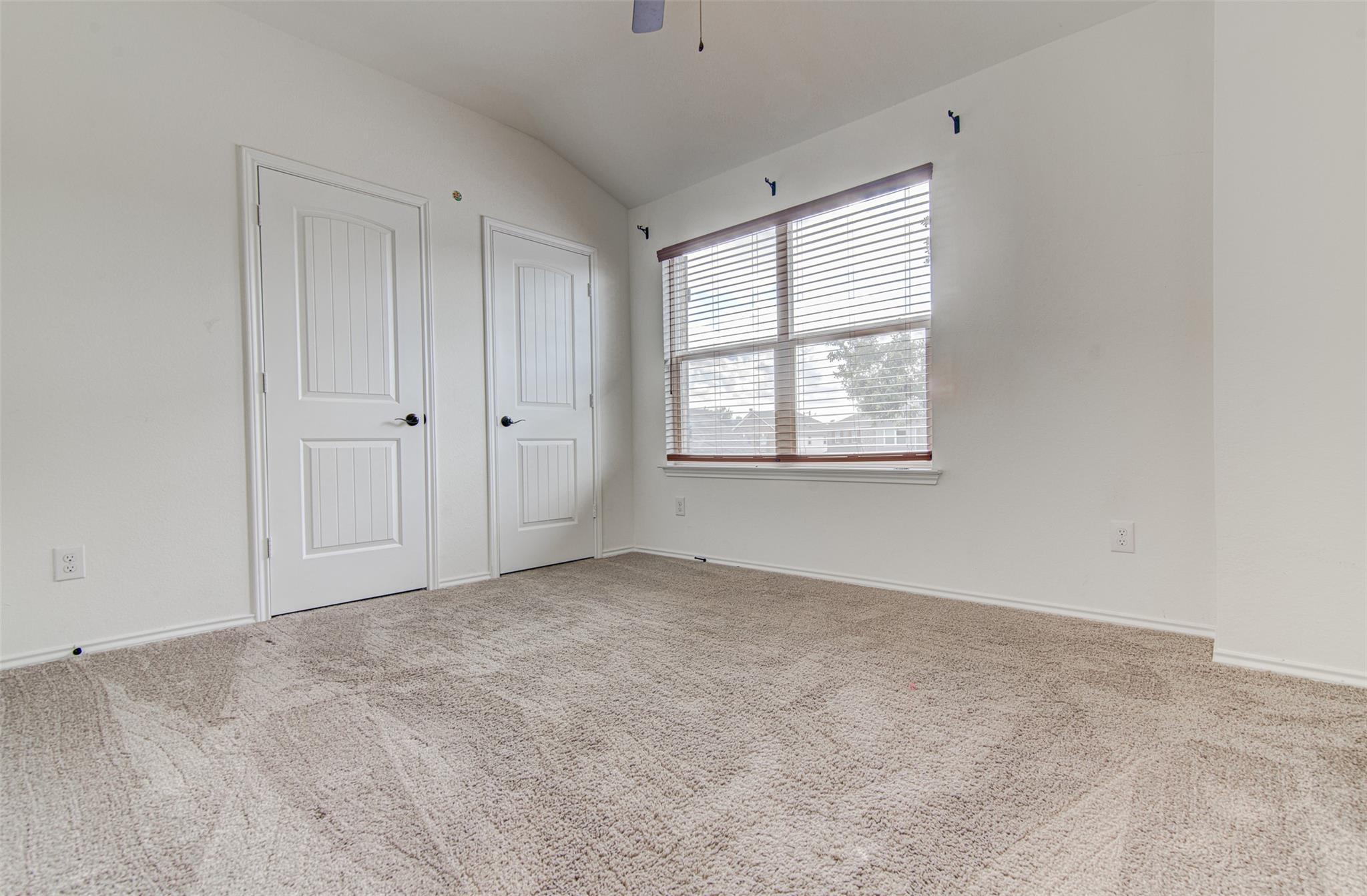 1004 Desaix Dr Property Photo 25