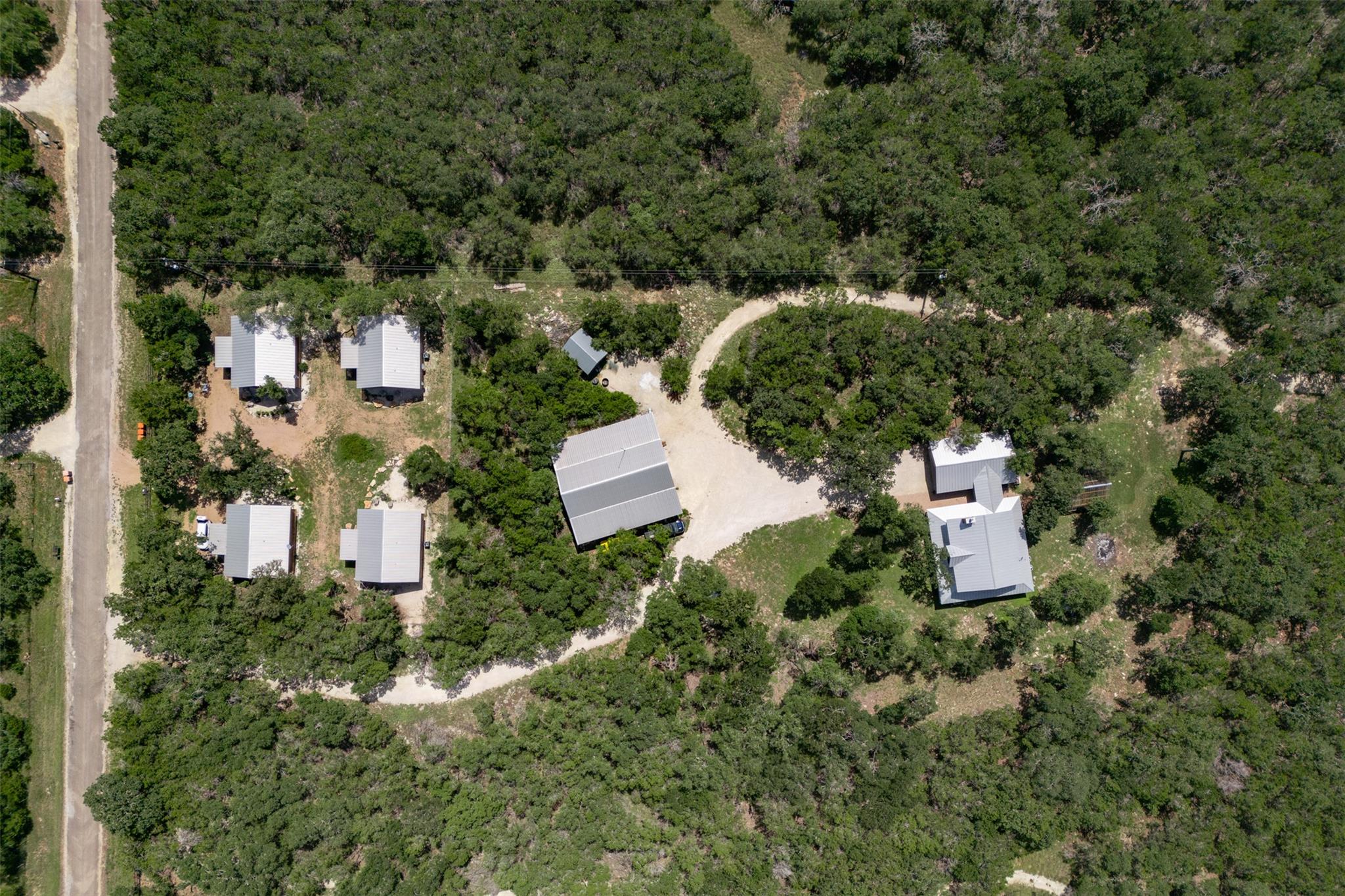 1374 Forest View Dr Property Photo 5