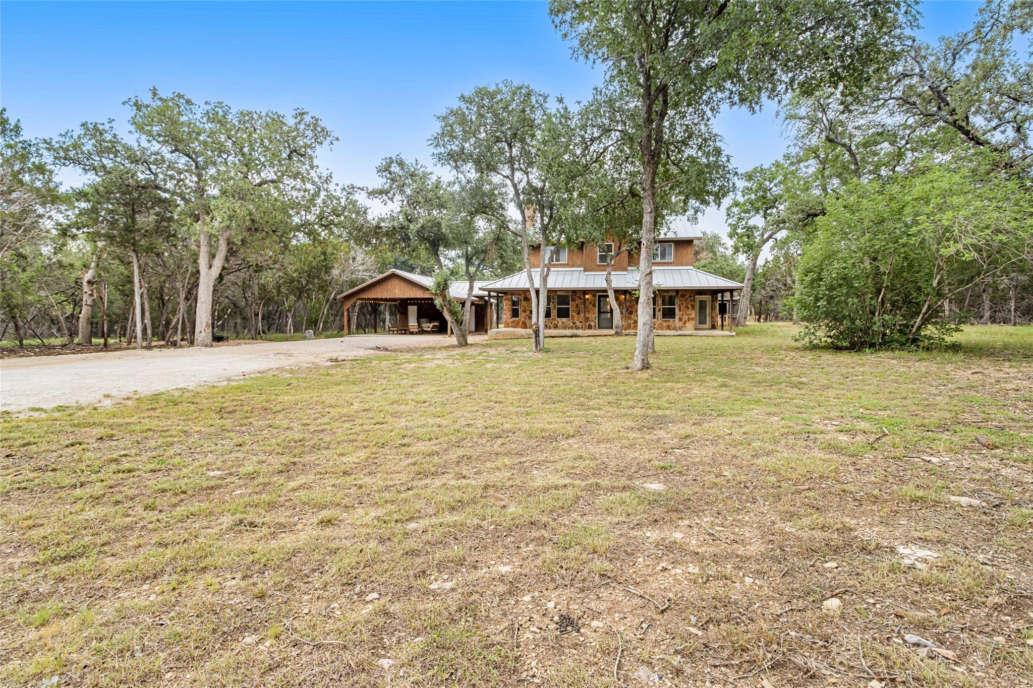 1374 Forest View Dr Property Photo 8