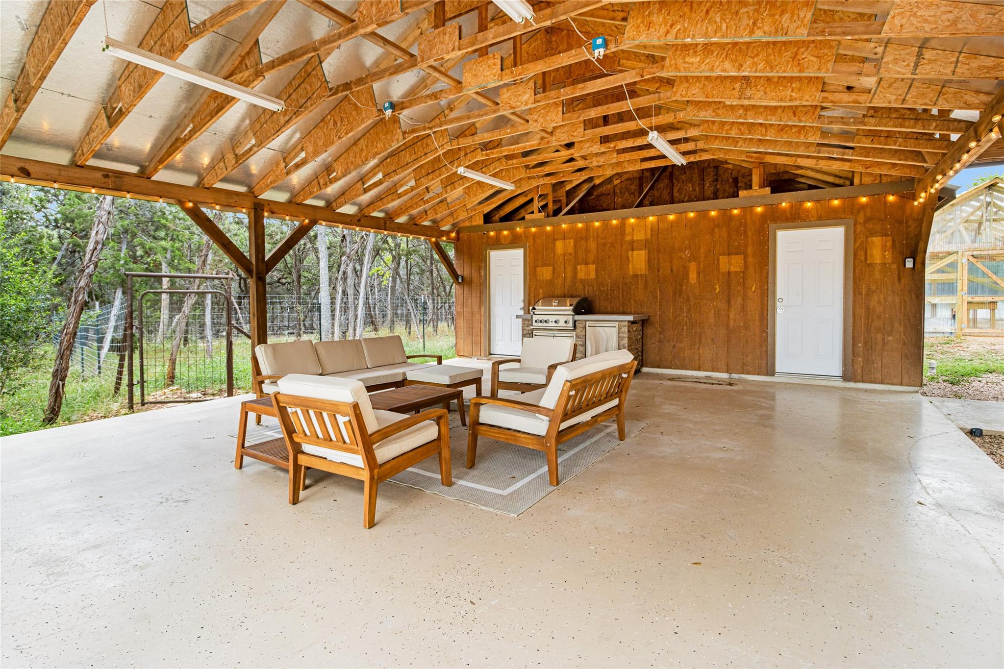 1374 Forest View Dr Property Photo 9