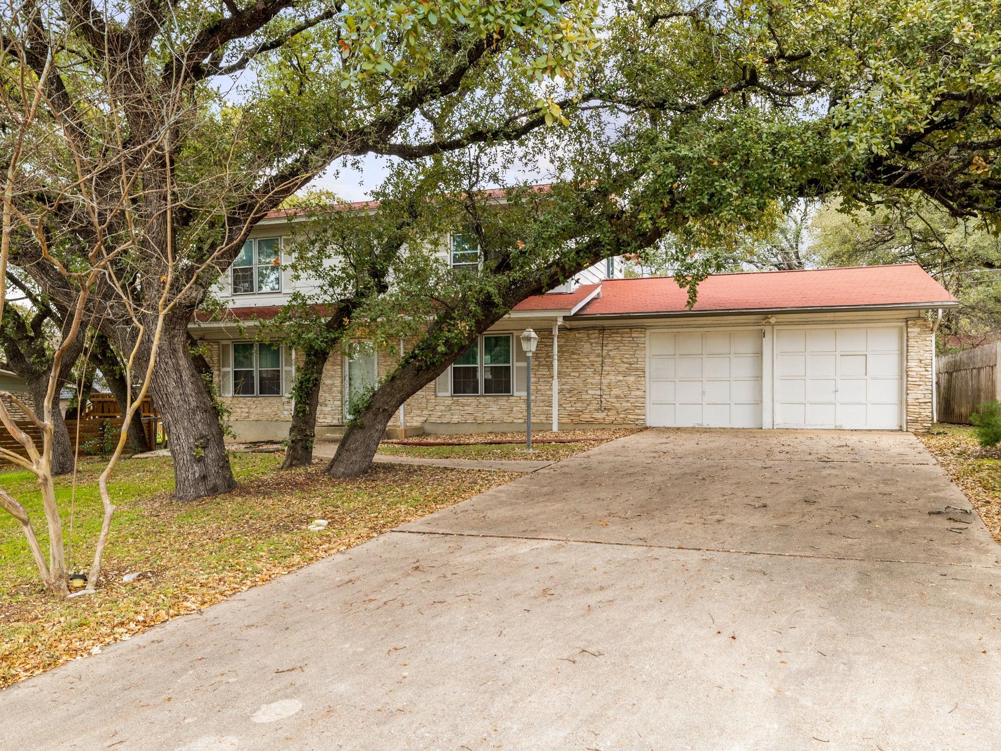 8401 Tecumseh Dr Property Photo 3