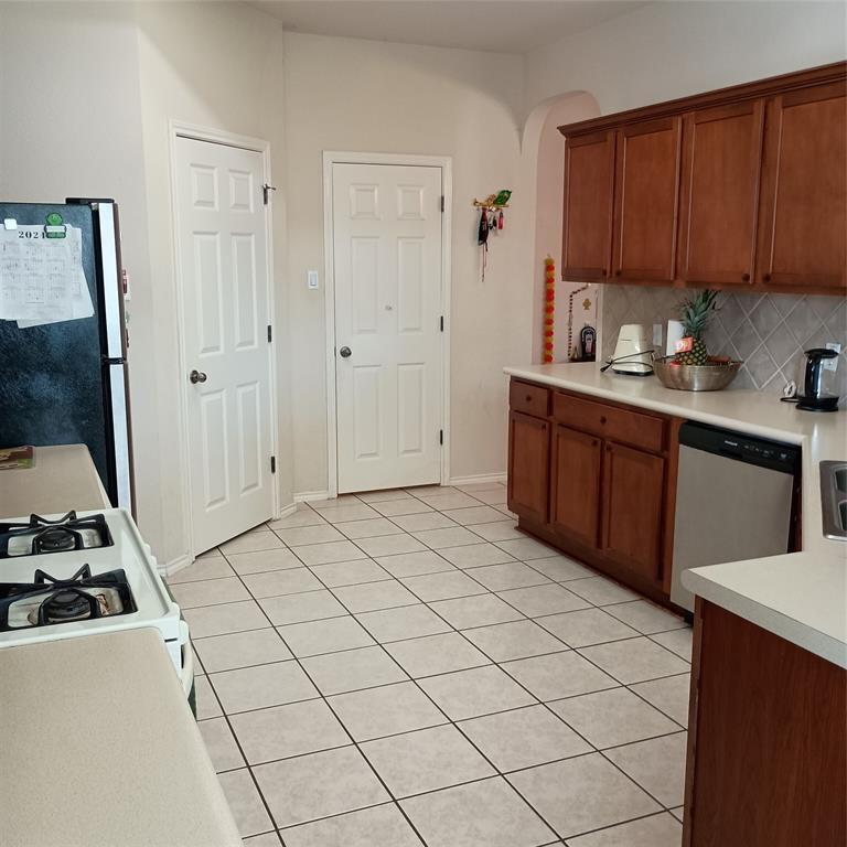 11616 Fletcher Hall Ln Property Photo 3