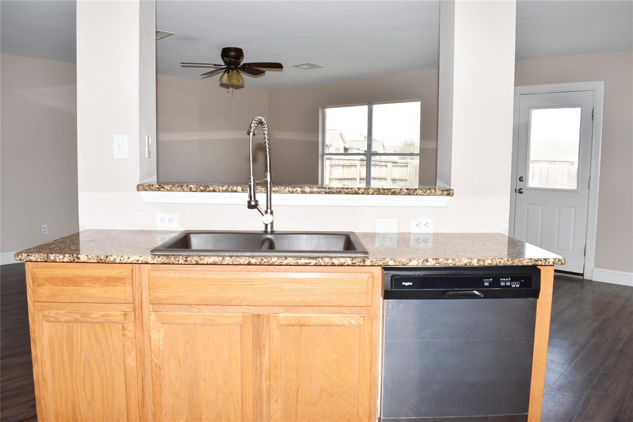 804 Lavaca Loop Property Photo 5