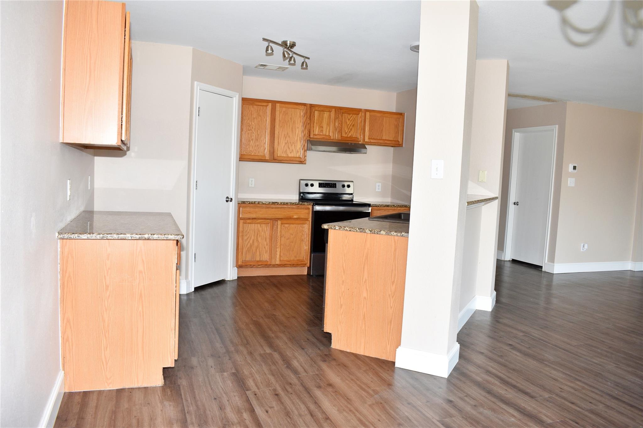 804 Lavaca Loop Property Photo 6
