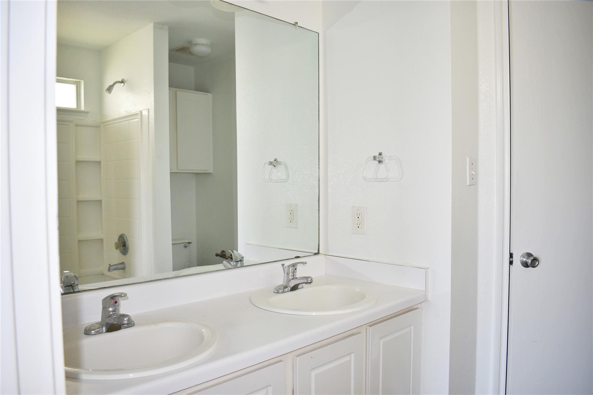 804 Lavaca Loop Property Photo 9