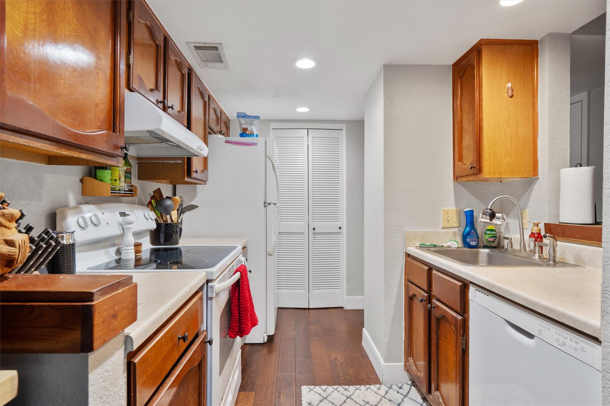 2414 Jones Rd #a Property Photo 9