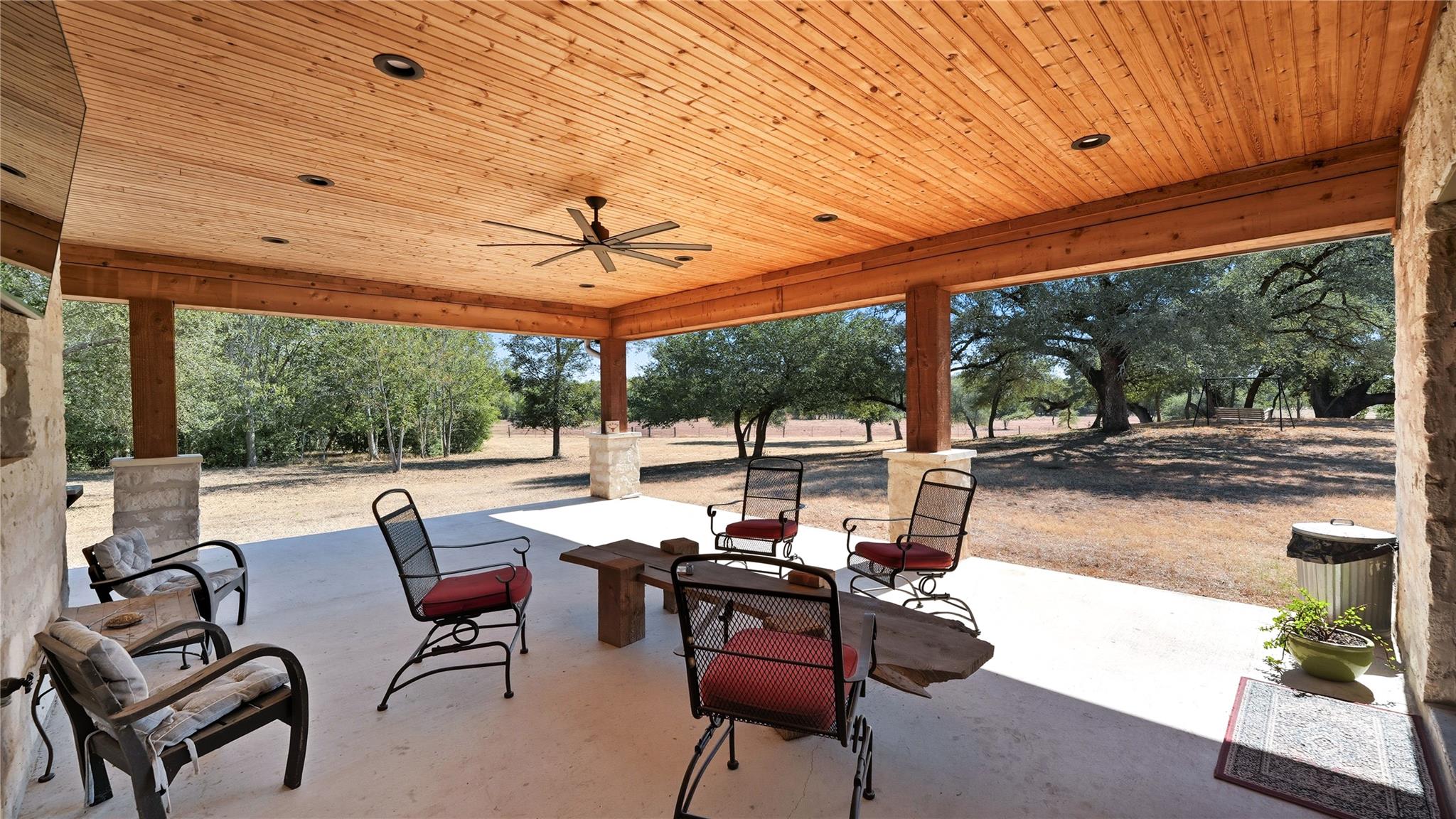 2656 River Bend Rd Property Photo 3