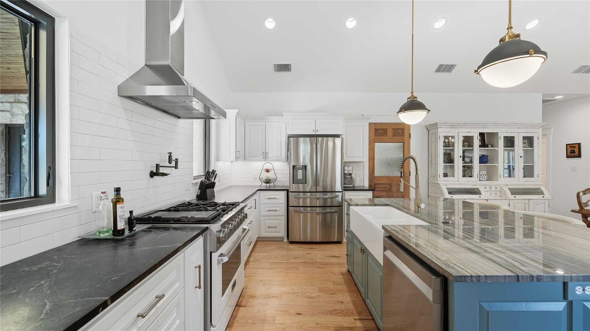 2656 River Bend Rd Property Photo 10