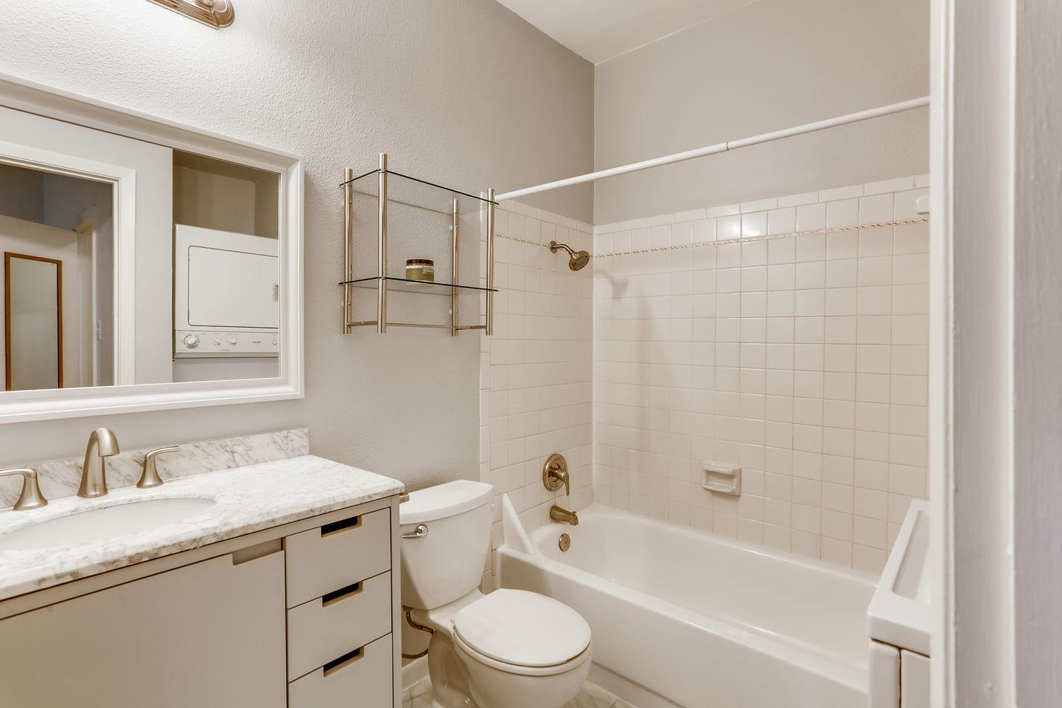 114 E 31st St #209 Property Photo 8