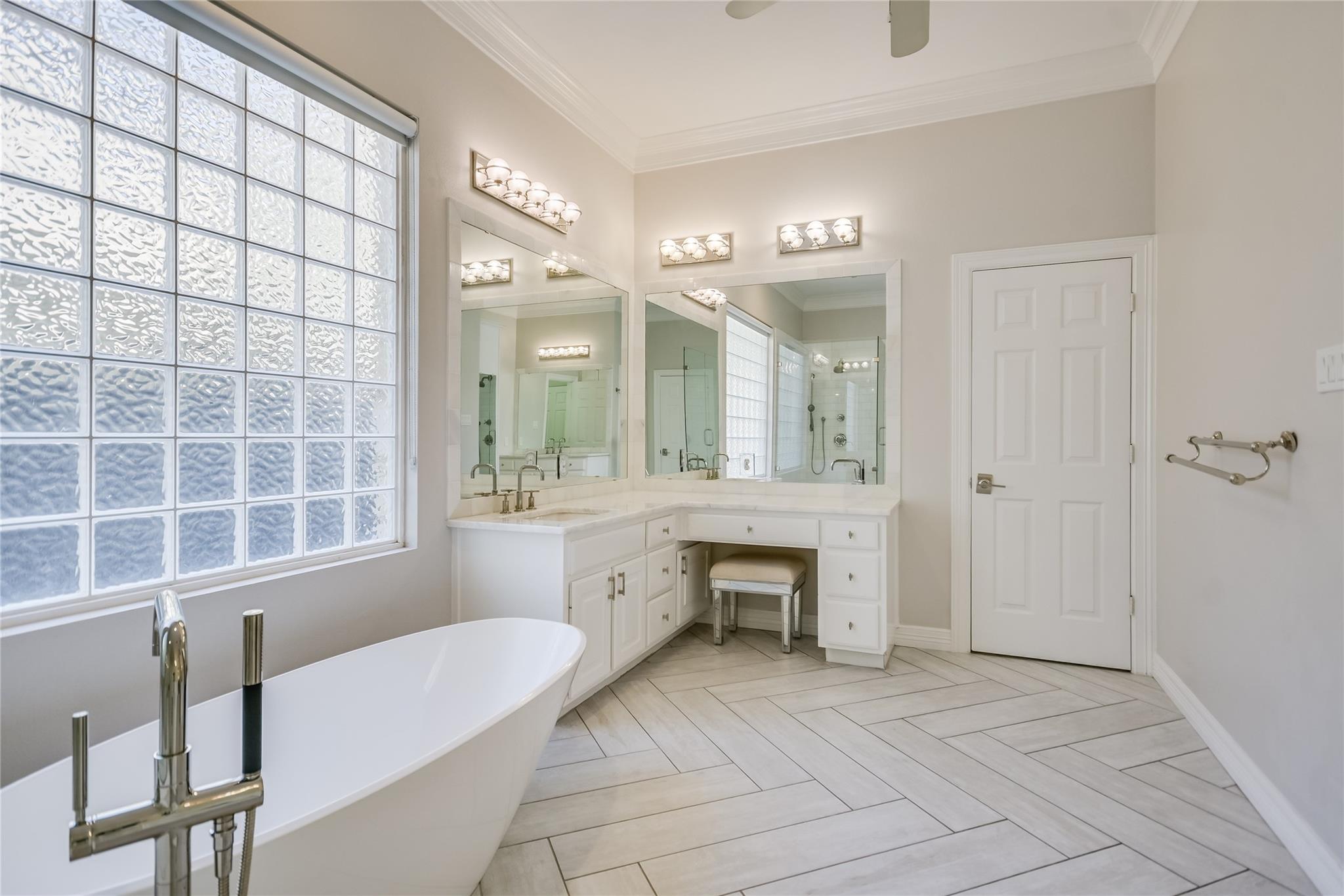 3704 Dogwood Creek Cv Property Photo 14