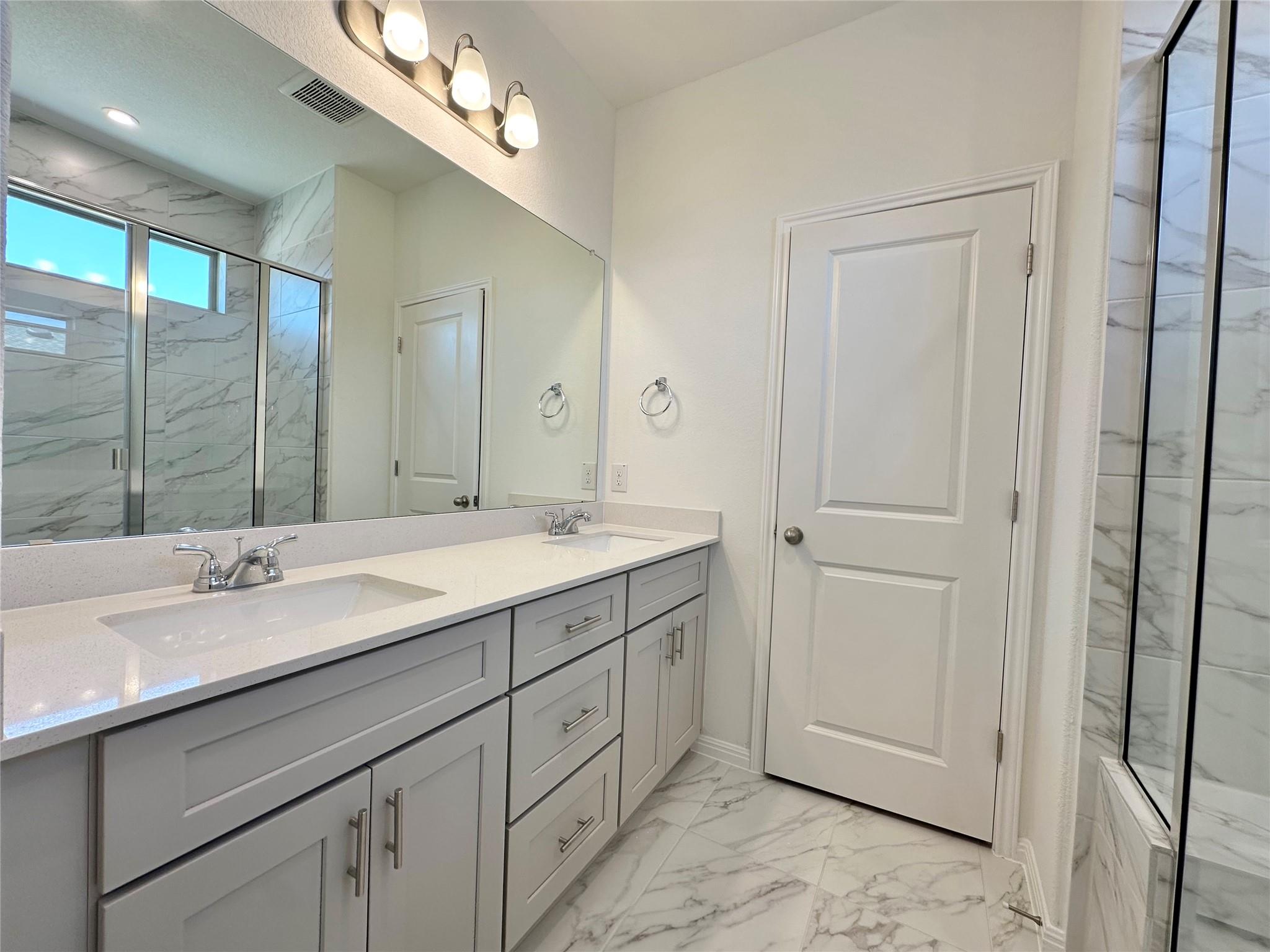 557 Porter Country Pkwy Property Photo 6