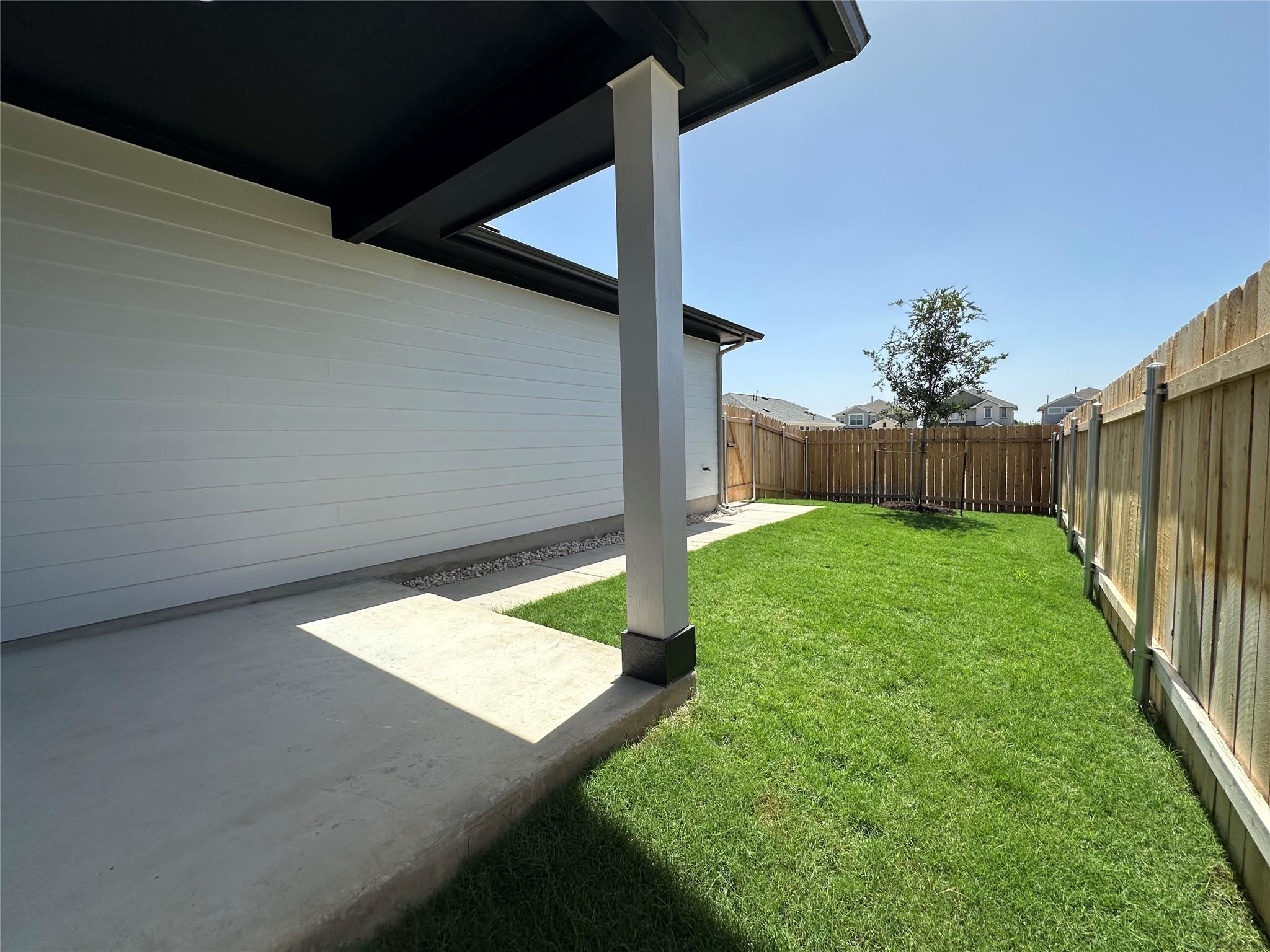 557 Porter Country Pkwy Property Photo 9