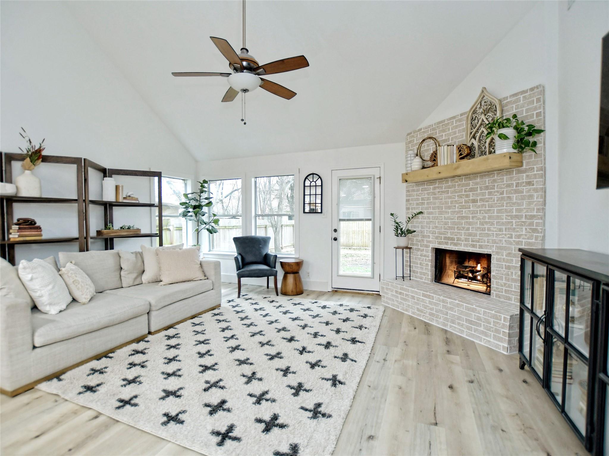 4109 Moss Hollow Dr Property Photo