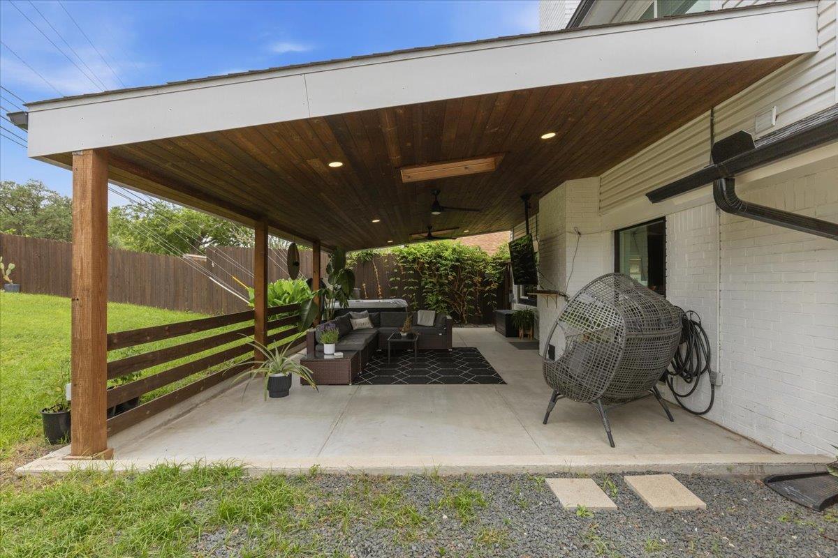 208 Skyloop Dr Property Photo 21
