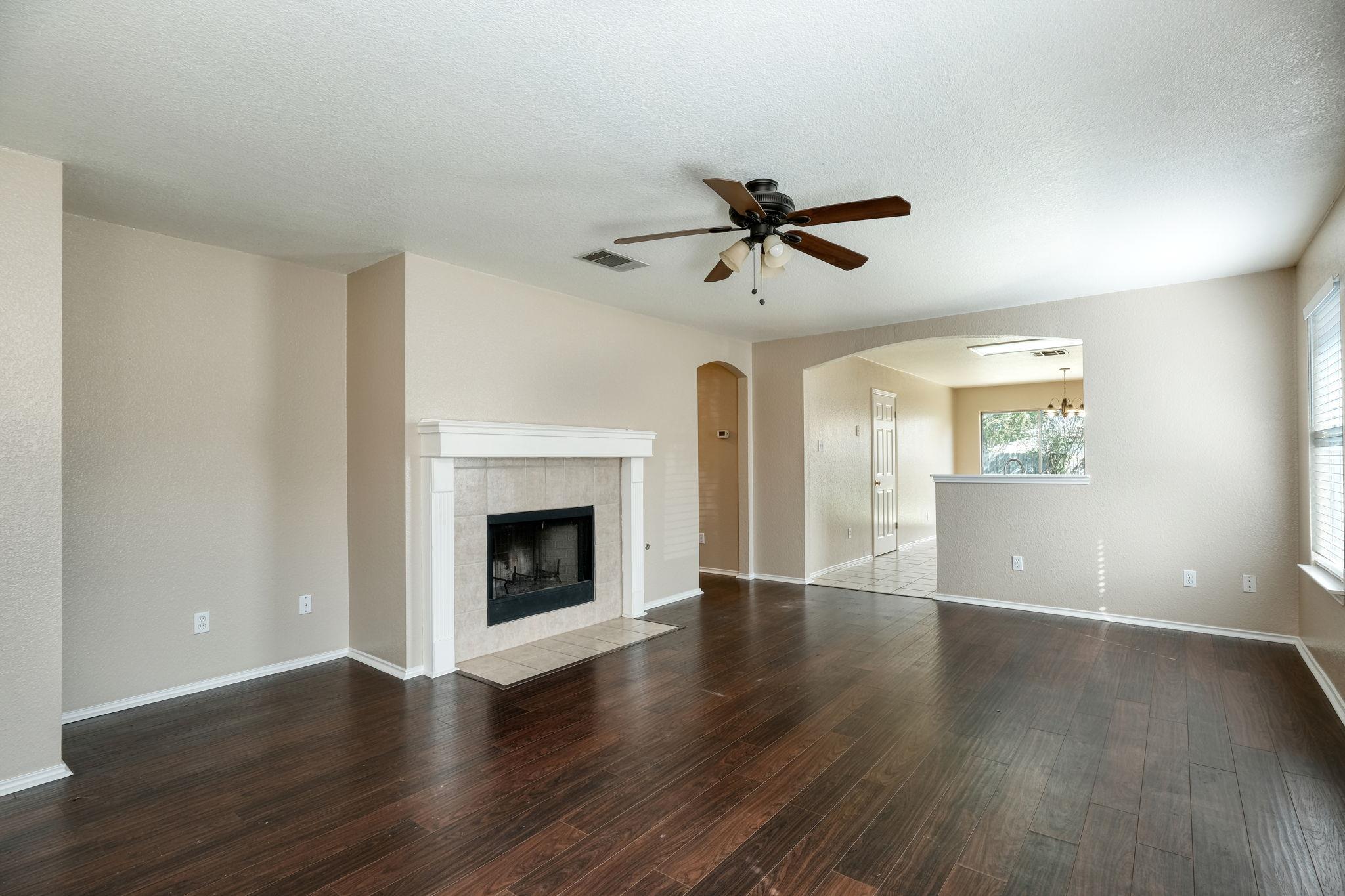 124 Hunter Rex Way Property Photo 3