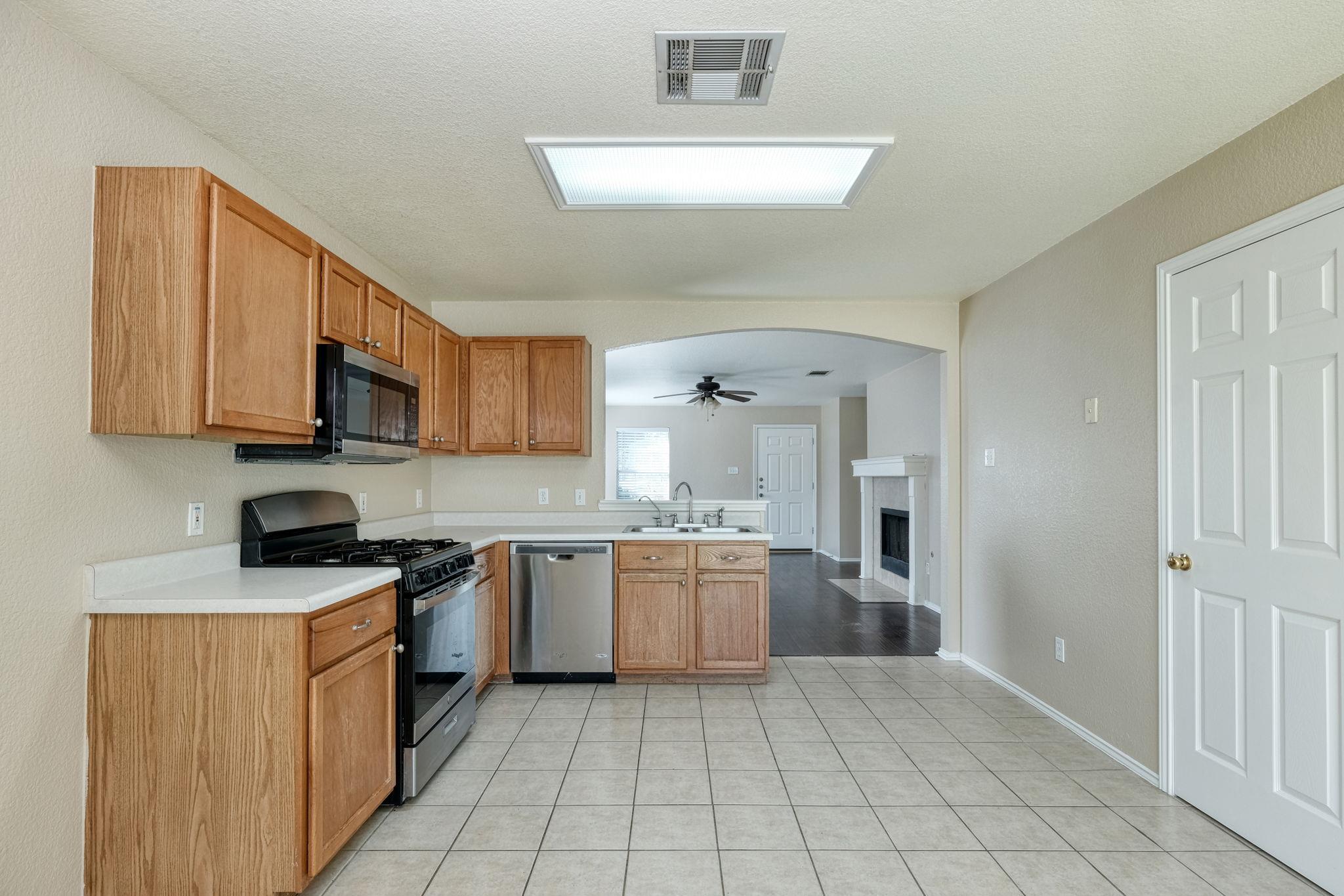 124 Hunter Rex Way Property Photo 5