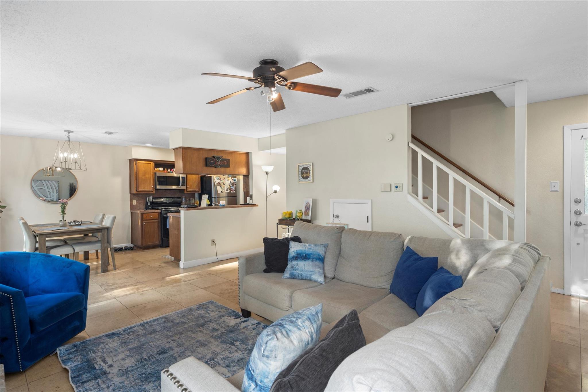 6492 Hart Ln Property Photo 3