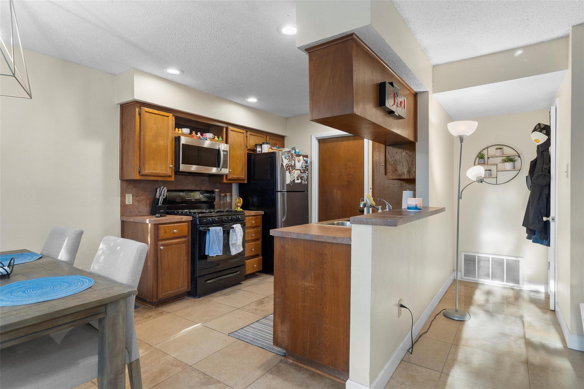 6492 Hart Ln Property Photo 8