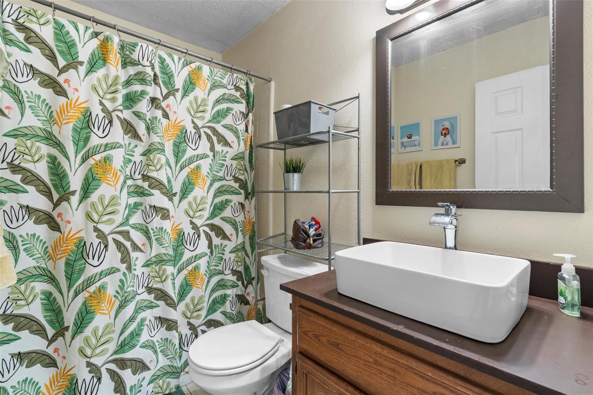 6492 Hart Ln Property Photo 13