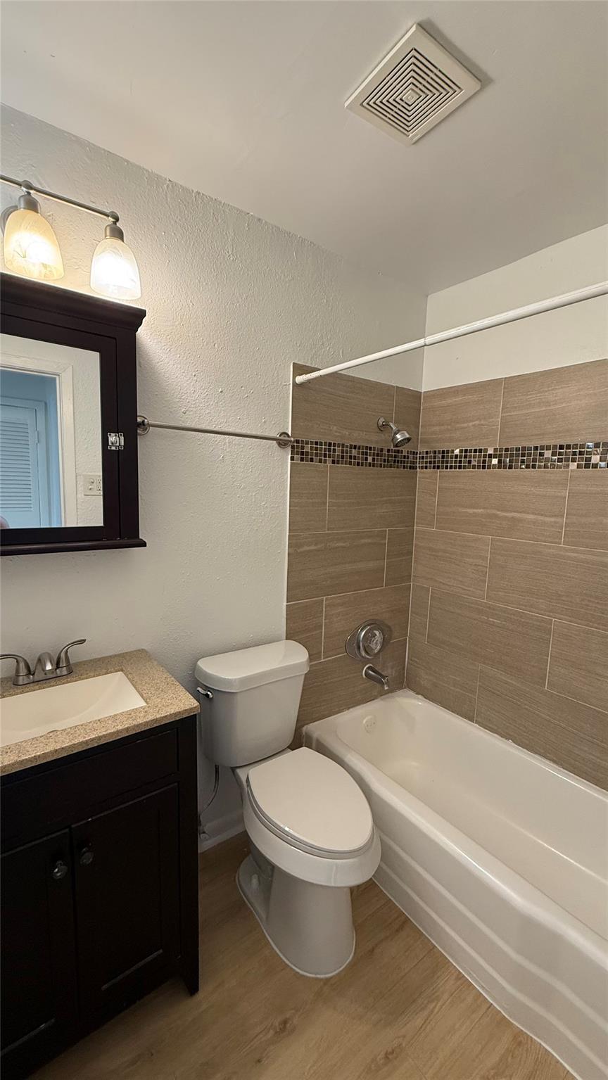 2401 Manor Rd #126 Property Photo 8