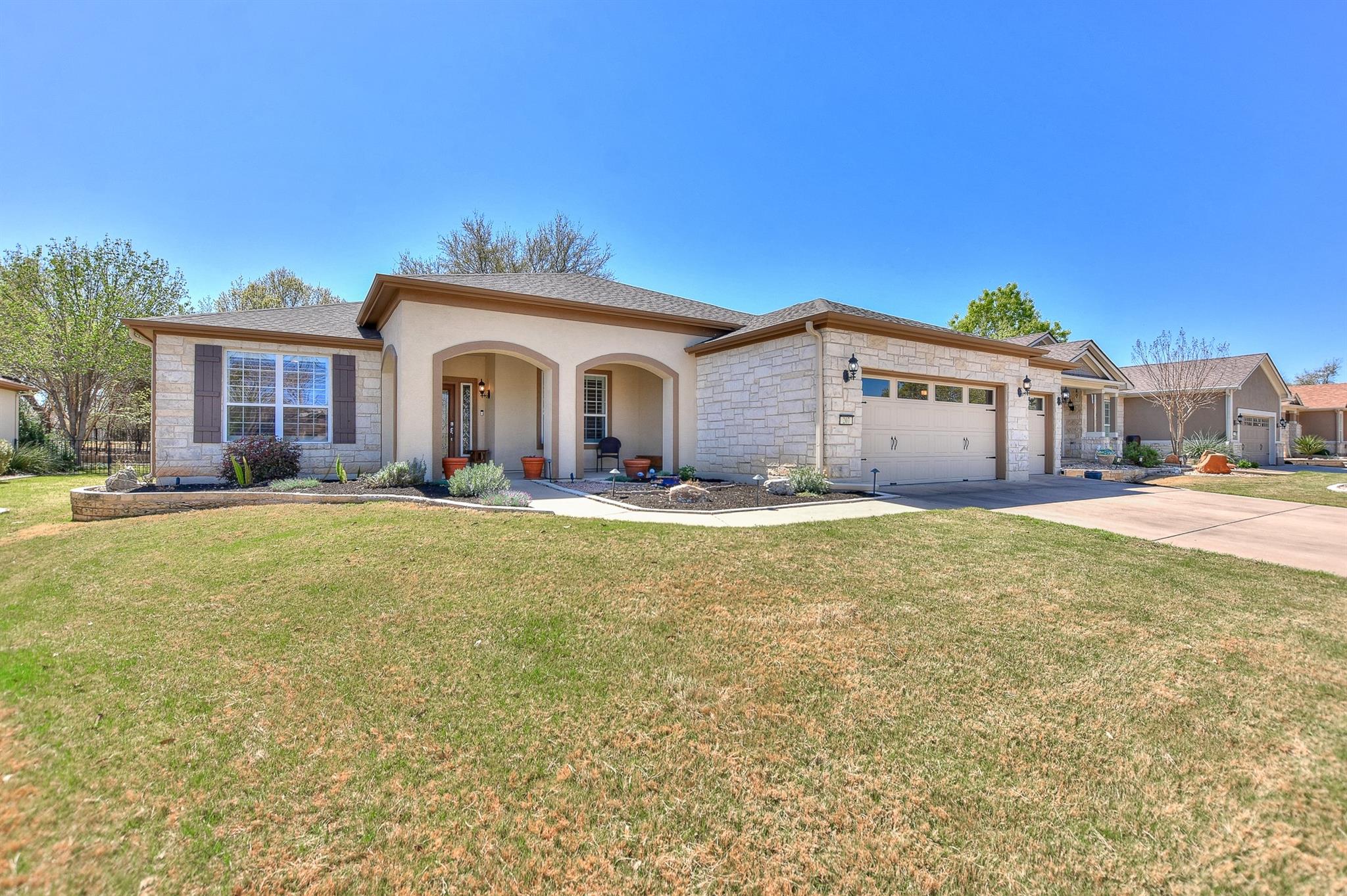 207 Yellow Rose Trl Property Photo