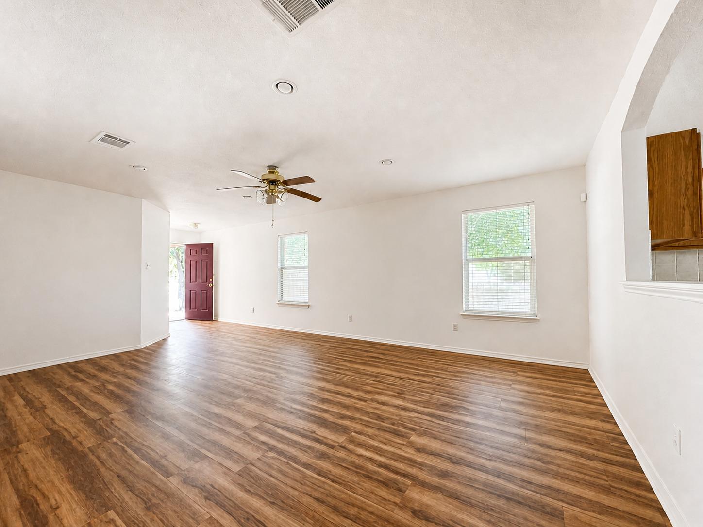 12321 Kilmartin Ln Property Photo 2