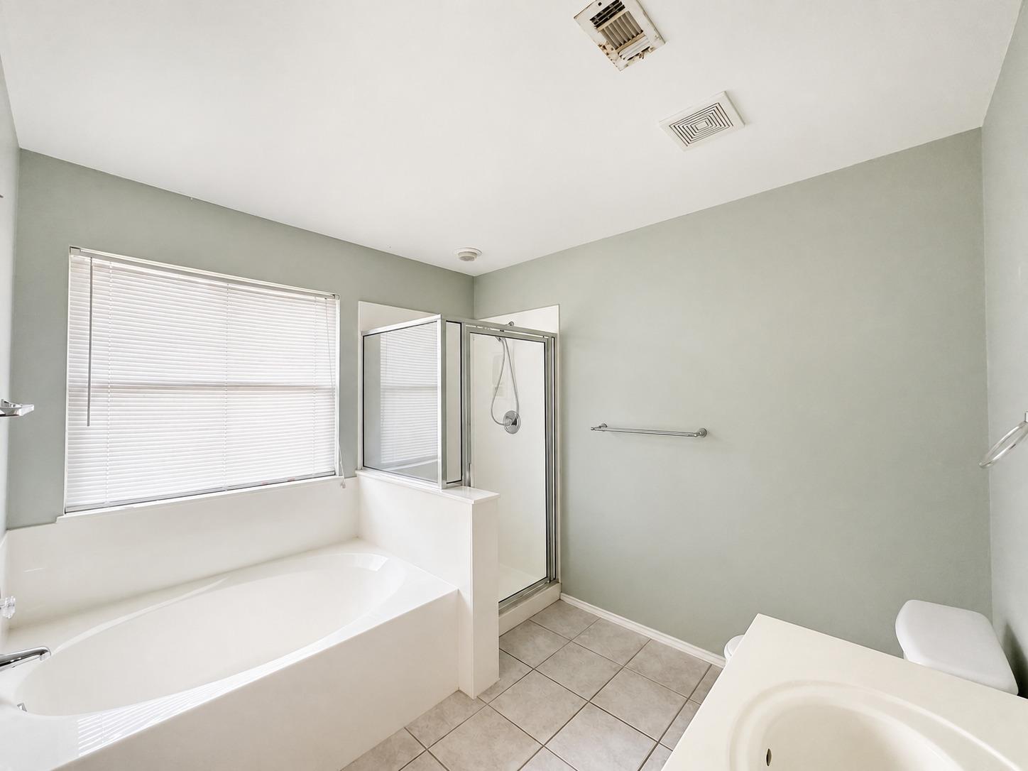 12321 Kilmartin Ln Property Photo 5
